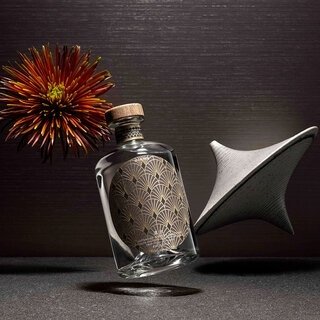 焼酎を世界に誇る蒸留酒へ。新たな可能性を切り開く、471本のみの金字塔モデルが誕生｜SHOCHU X