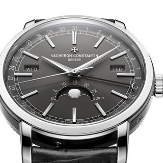 昔ながらのトリプルカレンダーが、モダンかつシャープな雰囲気のエッジモデルに生まれ変わりました|VACHERON CONSTANTIN