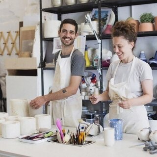 二人の才能が融合したミニマルなデザイン。ハンドメイドの陶器スタジオ「Studio Davka」