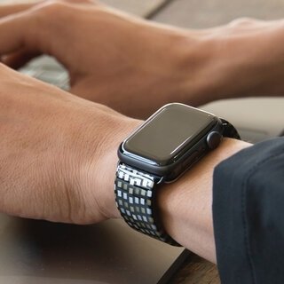 鯖江の眼鏡づくりの技から生まれたApple Watch専用の「Air Bangle」｜SANYOU