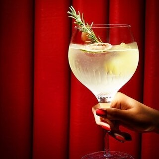 W大阪でシグネチャーカクテルやシャンパンなどを1日1杯楽しめるサブスクリプションサービスがスタート｜W Osaka