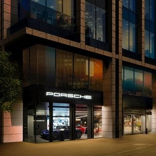 日本初の都市型コンセプトストア「ポルシェスタジオ日本橋」がオープン｜Porsche