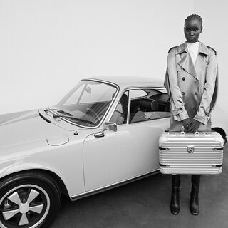 リモワ×ポルシェがコラボレーション！初代ポルシェ911から着想を得たハンドキャリーケースが登場｜RIMOWA