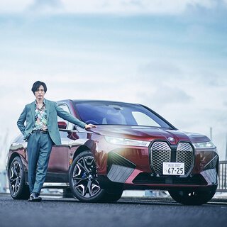 俳優 桐山漣、BMWのフラッグシップBEV「iX」を堪能する|BMW