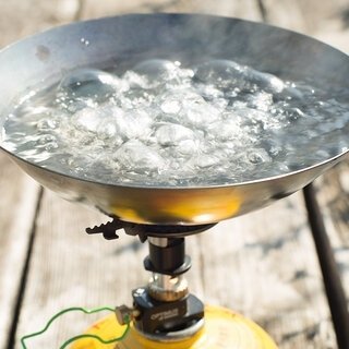 “打出し製法” の中華鍋で知られる山田工業所が製造。アウトドアクッカー「タビ鉄」｜海千山千會