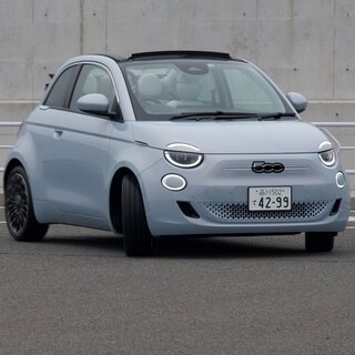 フィアット500eに試乗──アイコニックなデザインを受け継いだフィアット初のBEVの走りとは？｜FIAT