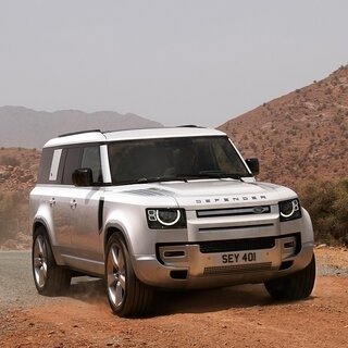 ディフェンダーに8人乗りのニューファミリー「130」登場|Land Rover