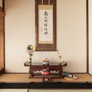 550年の歴史を重ねた名刹で特別な時間を。城端別院善徳寺内を改修したテレワークスペース｜LOUNGE