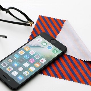 メガネやタブレットの曇り止めに。カラフルなクリーニングクロス｜HIGHTIDE
