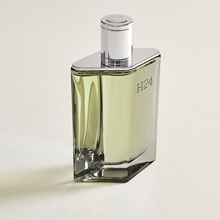 エルメスのメンズフレグランス「H24」からオー ド パルファムとスキンケア3種が登場|HERMÈS