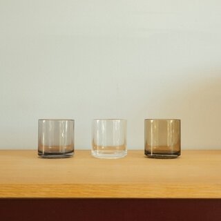 滑らかな口当たりとスタッキングが特徴。ブランド初となるガラス製タンブラー｜HASAMI PORCELAIN