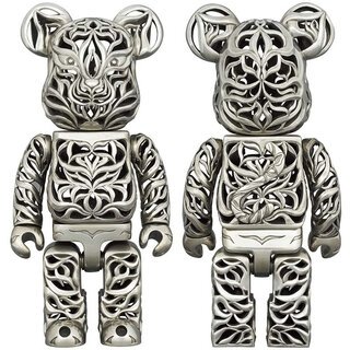 マレーシアの老舗ピューターブランド、ロイヤルセランゴールが手がけたトラ柄のBE@RBRICK | MEDICOM TOY
