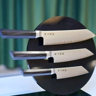 日本刀の造形美と機能美を宿した 最高峰の包丁“関孫六 要”の実力｜SEKI MAGOROKU KANAME