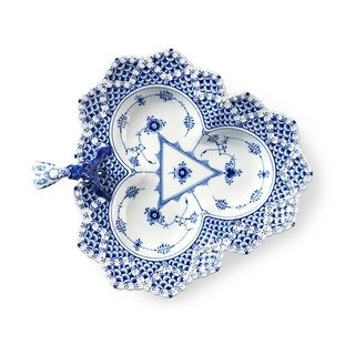 精緻な手描きが光る逸品。壮観なコレクションとともに2023年の食卓を｜Royal Copenhagen 