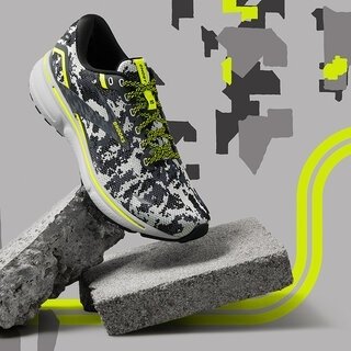 ブルックスの限定コレクション「Camo Pack」が今年も登場。2023年限定モデルは、都会的な迷彩デザインのカーボンニュートラルシューズ｜BROOKS