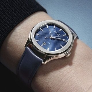ブルー文字盤が気品を演出。「ピアジェ ポロ」のオンラインブティック限定モデル|PIAGET