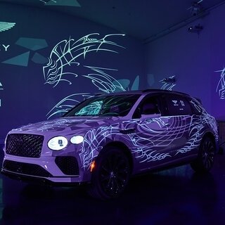 ベントレーから世界的タトゥーアーティストとタッグを組んだ“走るアート”が登場