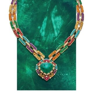 ブルガリが築いた「色彩の革命」を味わう