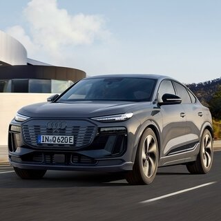 リアをダイナミックに絞り込んだ電動ミッドサイズSUVクーペが上陸