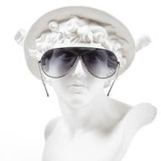 テリオスとコラボレーションしたロエベの新作アイウェア｜LOEWE