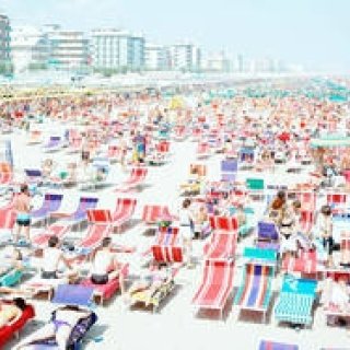 世界的写真家、マッシモ・ヴィターリが個展“Coastal Colonies”を開催｜ART