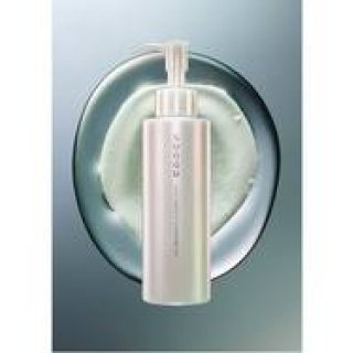 洗い上がりの肌で悦びを感じ取る新しいクレンジングオイル｜SUQQU