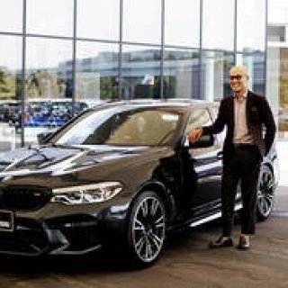 ファッションディレクター森岡弘氏が語るBMW「M5」の魅力|BMW