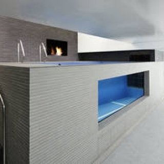 プライベート空間でスイムトレーニングができる「AQUALAB」｜LOUNGE　ギャラリー