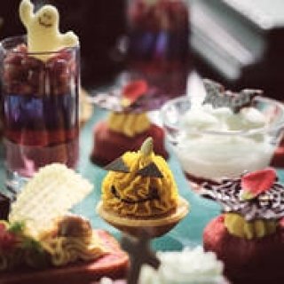 スイートなゴーストたちが誘う、大人ハロウィンの世界｜CONRAD TOKYO