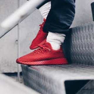 アディダス×アトモスの新作スニーカー「DEERUPT RUNNER ATMOS」｜adidas