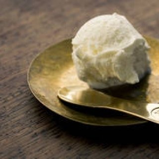 ちょっとしたデザートを食べるときでも優雅な気持ちに。新作のカトラリー｜Lue