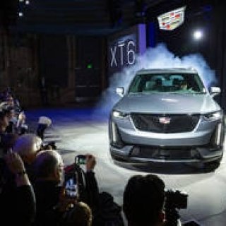 新型クロスオーバー「XT6」をワールドプレミア｜Cadillac