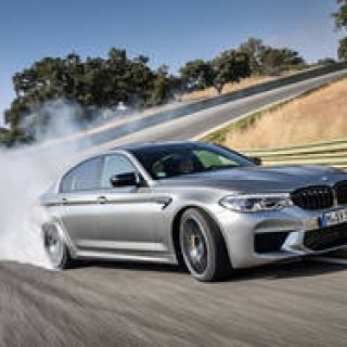 サーキット走行性能を高めたM5コンペティション誕生｜BMW