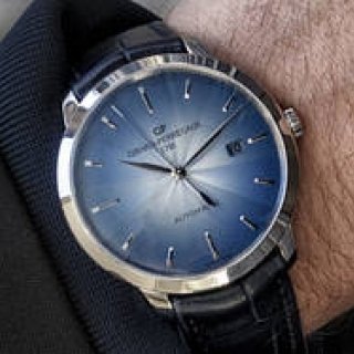 視線を捉えて離さない。グラデーションブルーの「GP1966 40MM」登場｜GIRARD-PERREGAUX