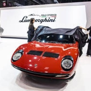 FIA会長ジャン・ドット氏所有のミウラSVを披露｜Lamborghini