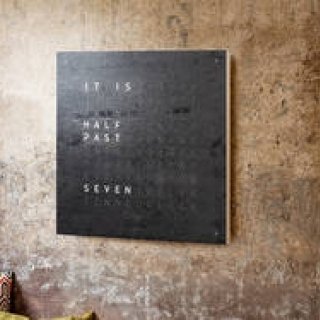 「QLOCKTWO」に堆積岩を使用したモデルが登場｜DESIGN