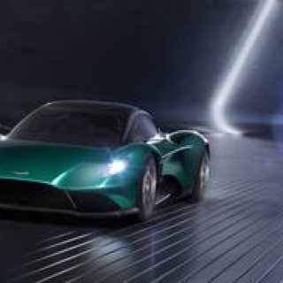 アストンが初の量産ミッドエンジンモデルを生産へ｜Aston Martin