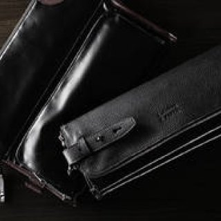 『L＆KONDO É FATTA』のクラッチバッグ