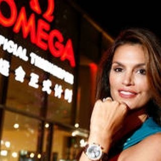 OMEGAパビリオンにスーパーモデル、シンディ・クロフォード登場！