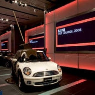 チョコレートをまとったMINIが出現