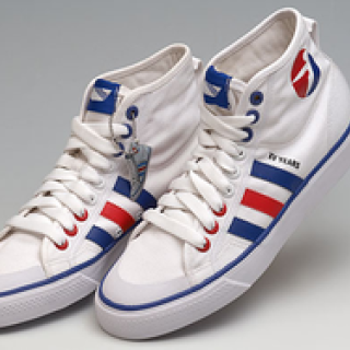 55DSL 15周年記念モデル「THE XV / 55」発売