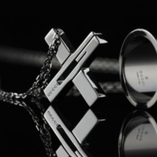 GUCCI｜ブラック一色 グッチのメンズジュエリー