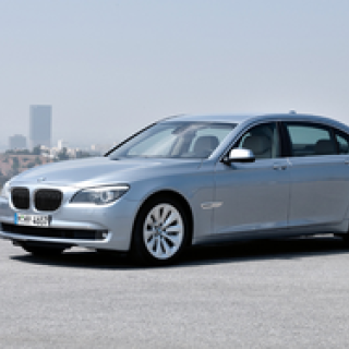 BMW ACTIVE HYBRID 7｜レクサス LS600hの好敵手