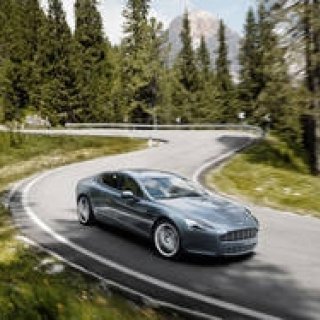 ASTON MARTIN RAPIDE｜4ドアのアストン、いよいよデビュー