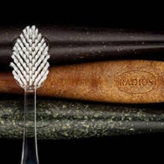 RADIUS｜ずっと使えるグリップのエコ歯ブラシ「ラディウス」