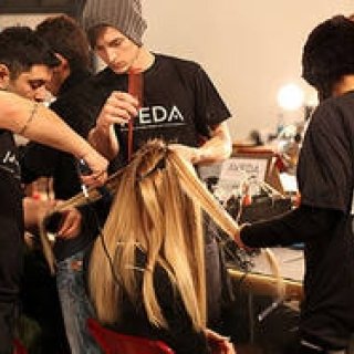 AVEDA｜ロダルテ2010年秋冬コレクションの「少女のようなつややかなスタイル」