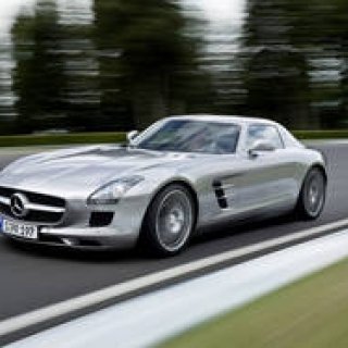 Mercedes-Benz SLS AMG｜ガルウィングをもつ新型スポーツカー発売