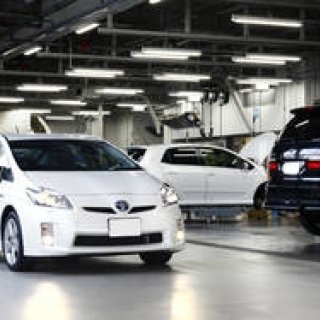 TOYOTA PRIUS｜トヨタ・プリウス　第3回  はじめてのタイヤ交換