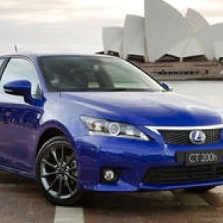 LEXUS CT200h|レクサス CT200h Fスポーツを採用