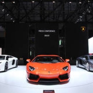 Lamborghini Aventador|ランボルギーニ アヴェンタドール 詳細と価格を公表
